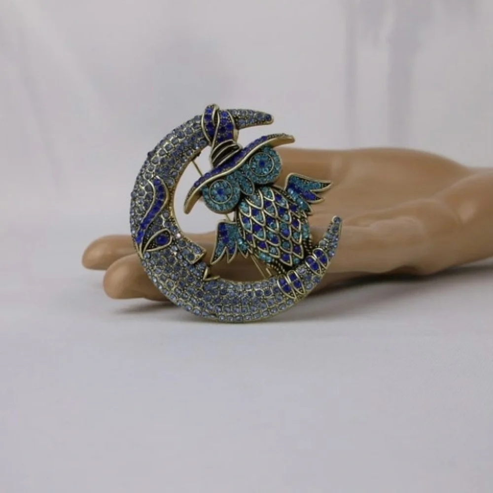 Enameled Rhinestone Owl On Moon Halloween Brooch‎